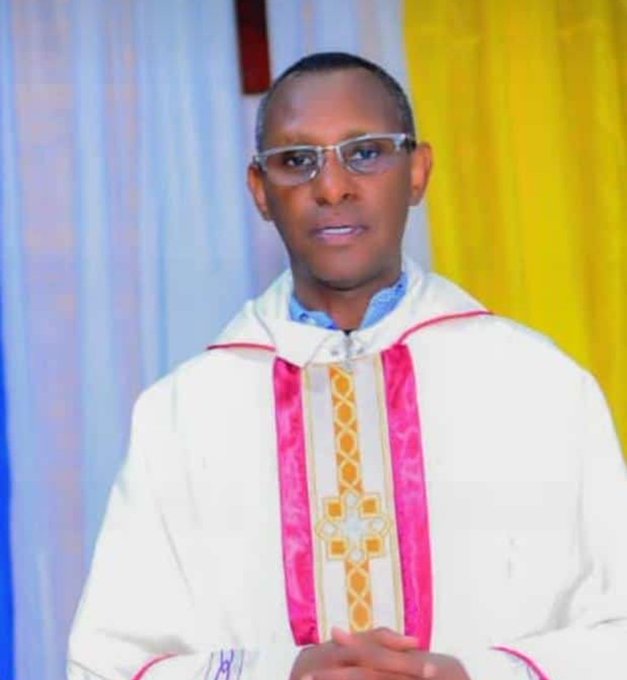 Padiri Salvain Ndayizeye Habiyambere yitabye Imana