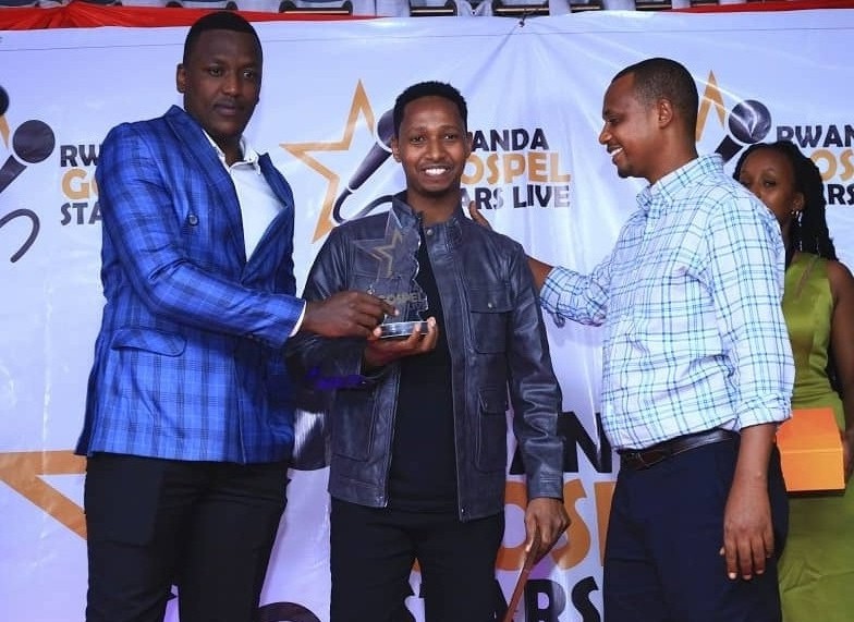 Israel Mbonyi ni we watwaye igihembo cya mbere