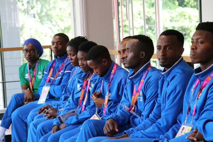 Abakinnyi bari mu Bwongereza ni 16 bose hamwe