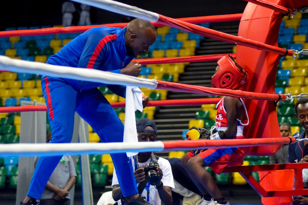 Nta mukino woroha, aha umutoza yahaga amabwiriza umukinnyi we mu karuhuko