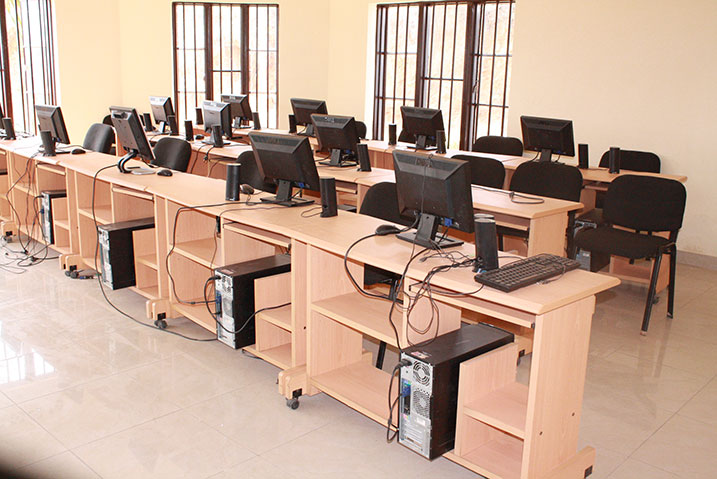 Birumvikana ko bamenye n'ibya mudasobwa ari uko amashanyarazi abagezeho