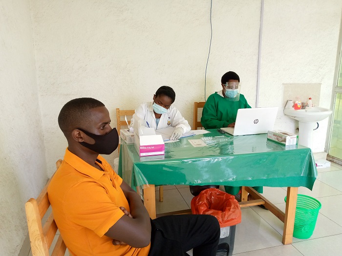 Mbere yo kwipimisha uhabwa serivisi imyirondoro ye ibanza kwandikwa