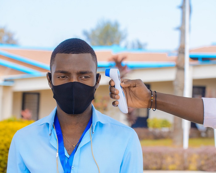 Gupima umuriro abanyeshuri n'abakozi b'amashuri ni imwe mu ngamba zigomba kubahirizwa