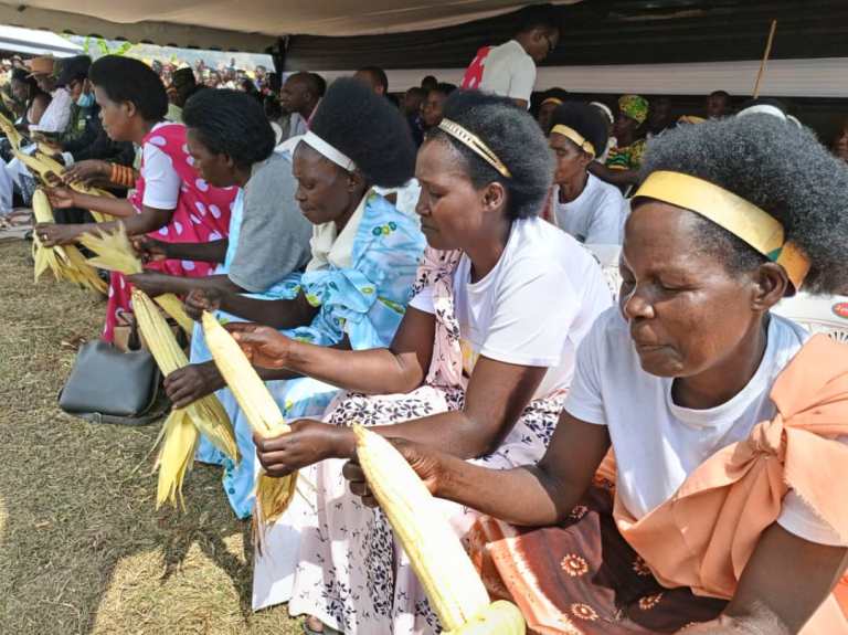 Gutaha ibiro by'Akagari biyubakiye byabaye umuganura kuri bo ariko baboneraho no gusangira