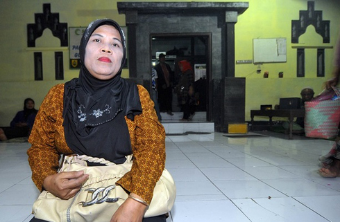 Aha Sarimah yari amaze gutura indabyo n'imibavu, ategereje uwo baza gukorana imibonano mpuzabitsina amasengesho akaba arujujwe.