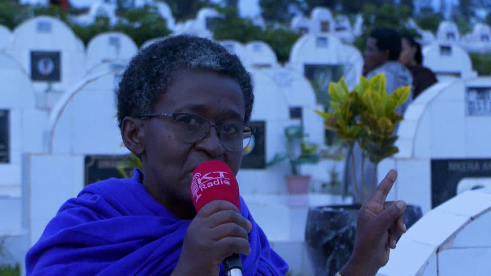 Uwayisenga avuga ko gusabirwa k'uwapfuye ari isukuro anyuramo akabona gusanga Imana