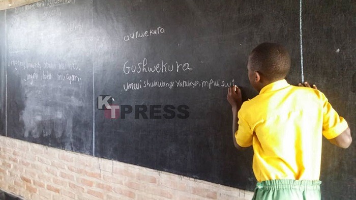 Kumenya gusoma no kwandika bifatwa nk'umusingi ubundi bumenyi bwubakiraho