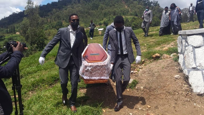 Bishimiye ko ababo bashyinguwe mu cyubahiro