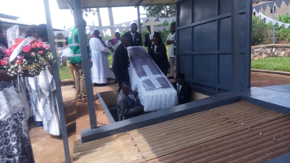 Umubiri wabonetse washyinguwe mu rwibutso rwa Jenoside rwa Mamba