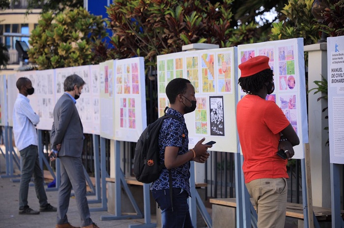 Buri wese yabonaga ibituma asoma