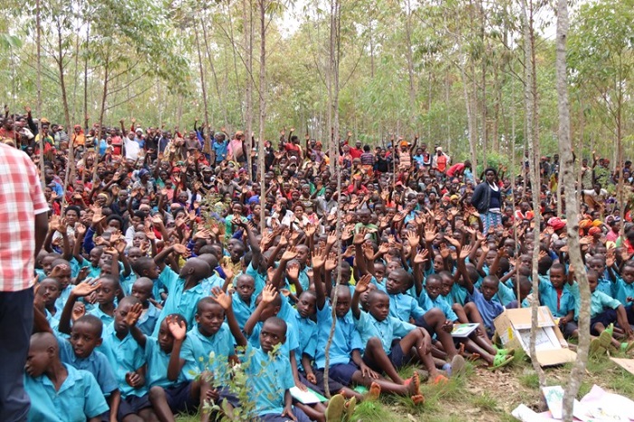 Igihe ababyeyi bari mu muganda w