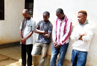 Niyomugabo (iburyo) n