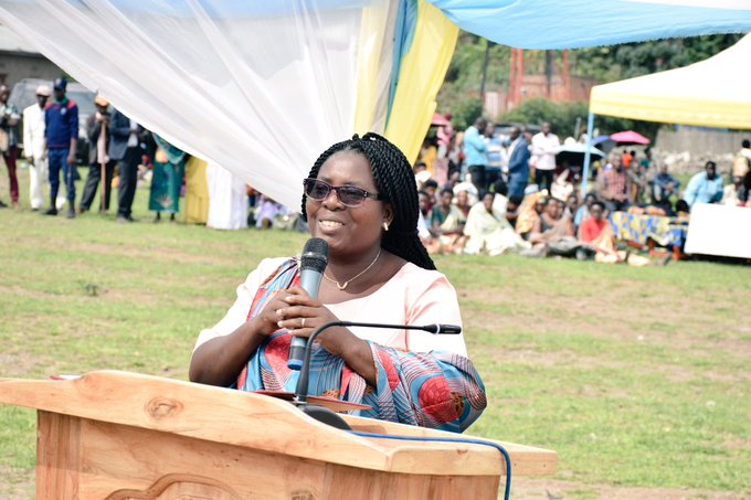 Guverineri Nyirarugero Dancille yasabye abaturage kwirinda amakimbirane