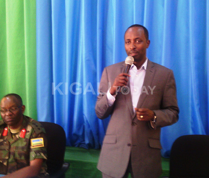 Guverineri Munyantwali avuga ko abaturage n'abapolisi basigaye bafatanya mu guhana amakuru ku hakekwa ibyaha bigakumira hakiri kare.