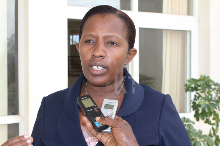 Guverineri w'Iburasira, Odette Uwamariya, avuga ko "ghetto" zitemewe kuko zitera abana ingeso mbi zirimo n'ubusambanyi.