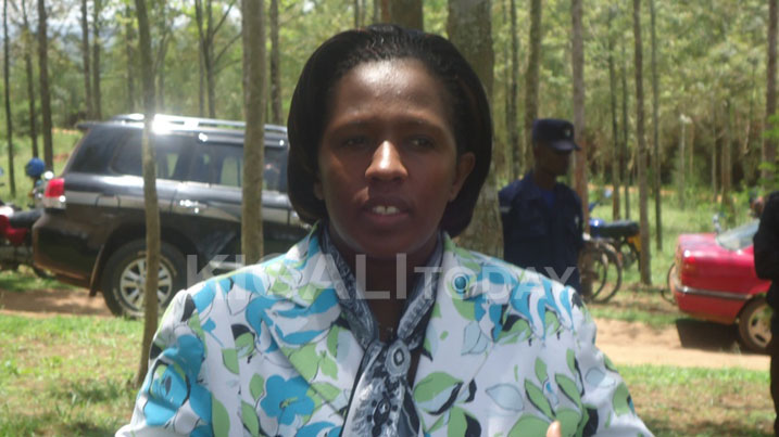 Guverineri yai yakoranye inama n'aborozi abasaba kwirinda gusubiza inka mu muceri.