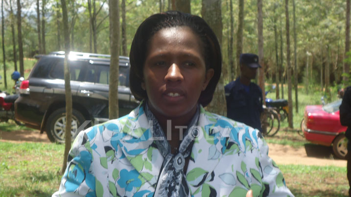 Iki kibazo cy'abiigomeka ku byemezo n'amabwiriza y'ubuyobozi cyamanuye Guverineri w'Intara y'Iburasirazuba, Odette Uwamariya, mu Karere ka Nyagatare ajya kwiyama abo baturage anababwira ko nibongera kubirengaho hazafatwa ingamba zikaze.