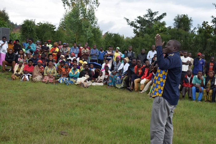 Guverineri Gatabazi yavuze ko ubworozi bufite amabwiriza n'amategeko abugenga