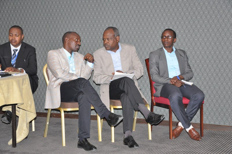 Guverineri Mufulukye na Habiyakare uyobora komisiyo y