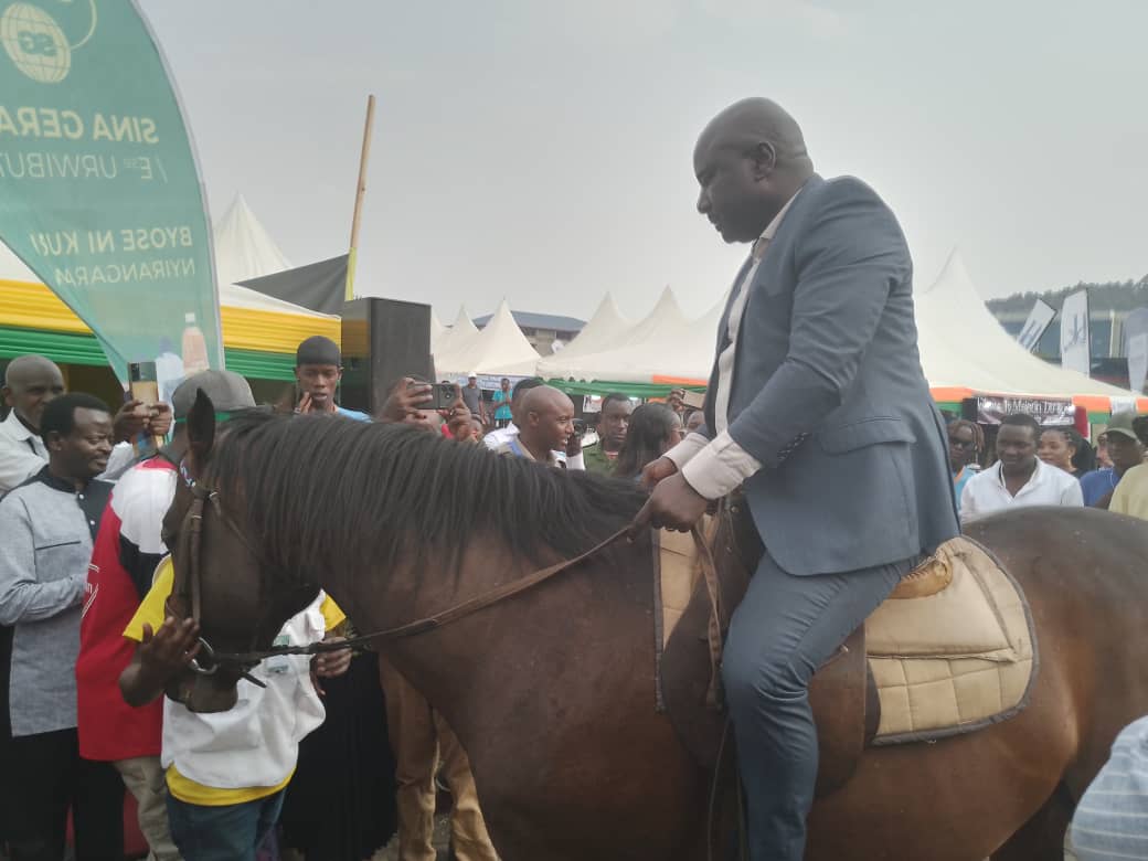 Guverineri Mugabowagahunde ku ifarashi