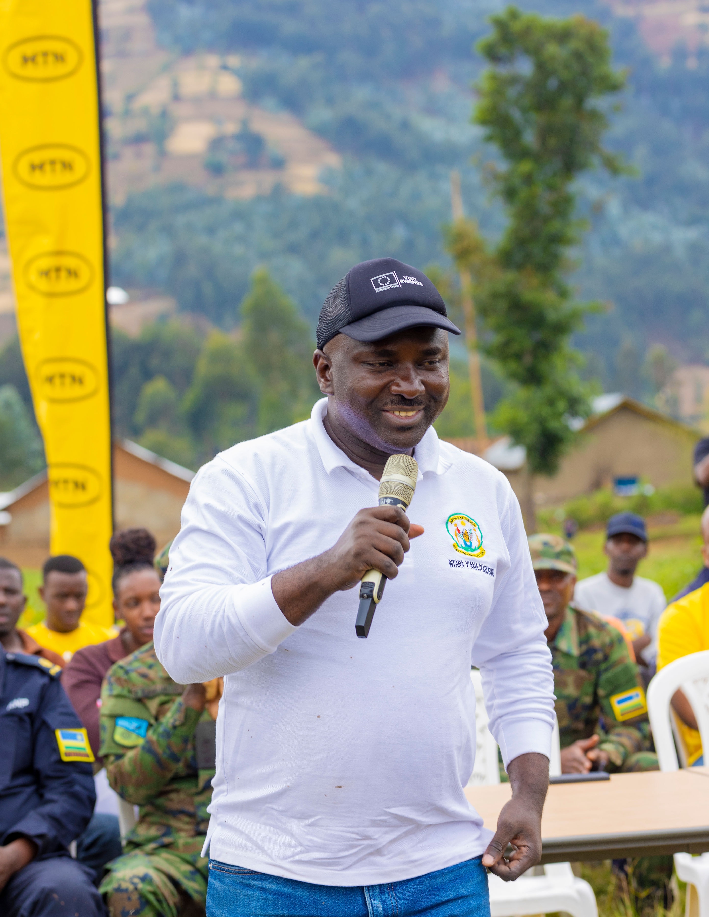 Guverineri Mugabowagahunde yasabye Abanyamusanze kwimakaza isuku