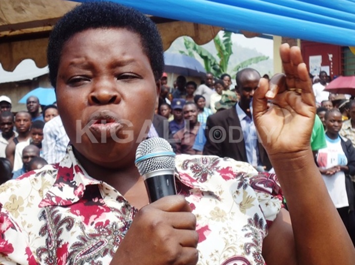 Guverineri Mukandasira asaba abaturage ba Nyabihu kwitabira gutanga ubwisungane mu kwivuza.