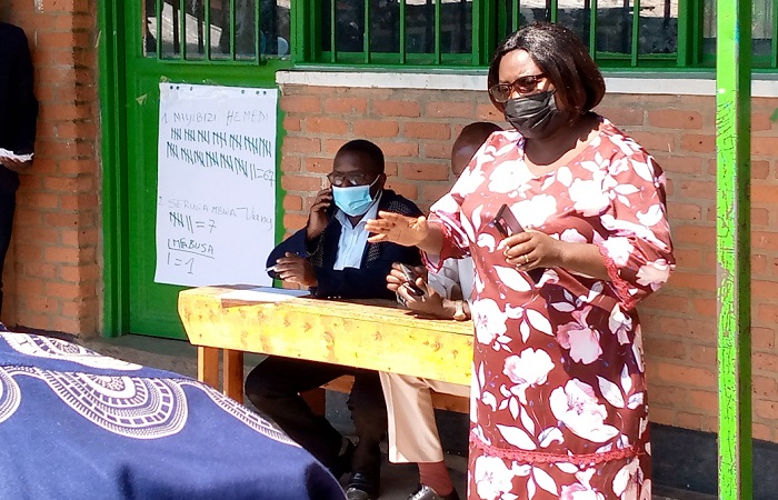 Guverineri Nyirarugero yasabye abatowe kurangwa n