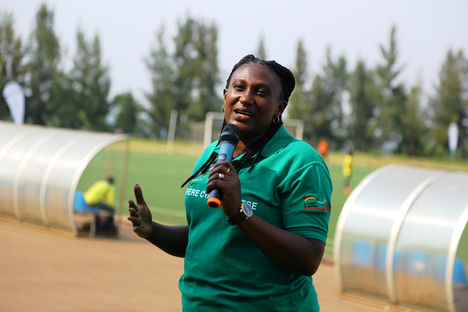 Guverineri w'Intara y'Amajyepfo, Alice Kayitesi, yabwiye abitabiriye imikino ya nyuma y'amarushanwa ko kurengera ibidukikije bibareba bose