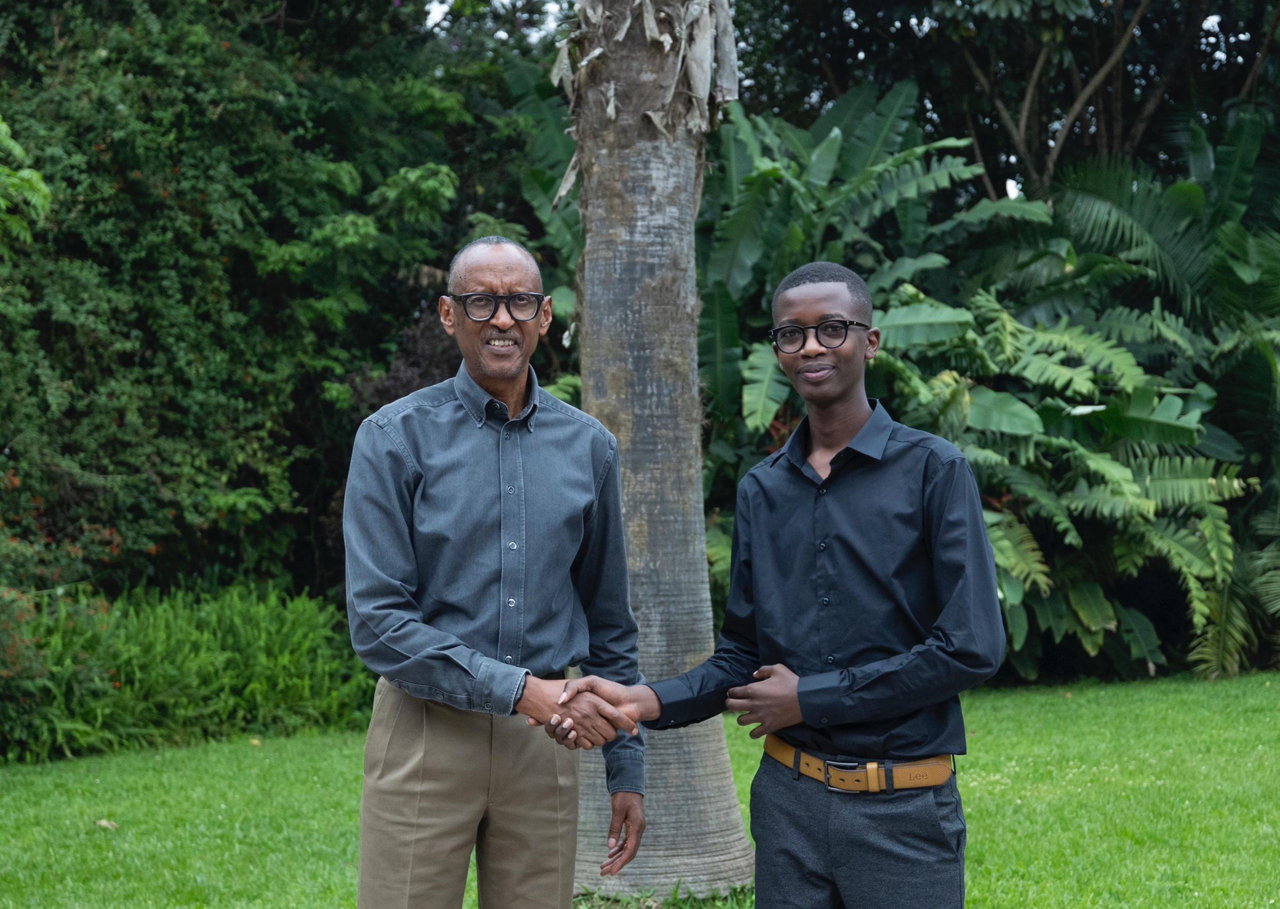 Tuyisenge wegukanye umudali wa Zahabu yavuze ko yashimishijwe no kwakirwa na Perezida Kagame