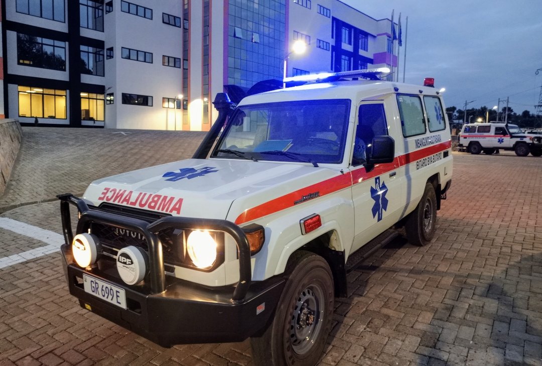 Abaturage bavuga ko kuba hari ibigo nderabuzima biri kure y'ibitaro byagoraga abarwayi barimo n'ababyeyi bari ku nda