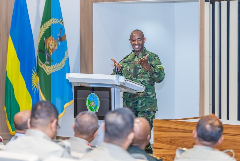 Umugaba mukuru w'Ingabo z'u Rwanda, Gen Mubarakh Muganga