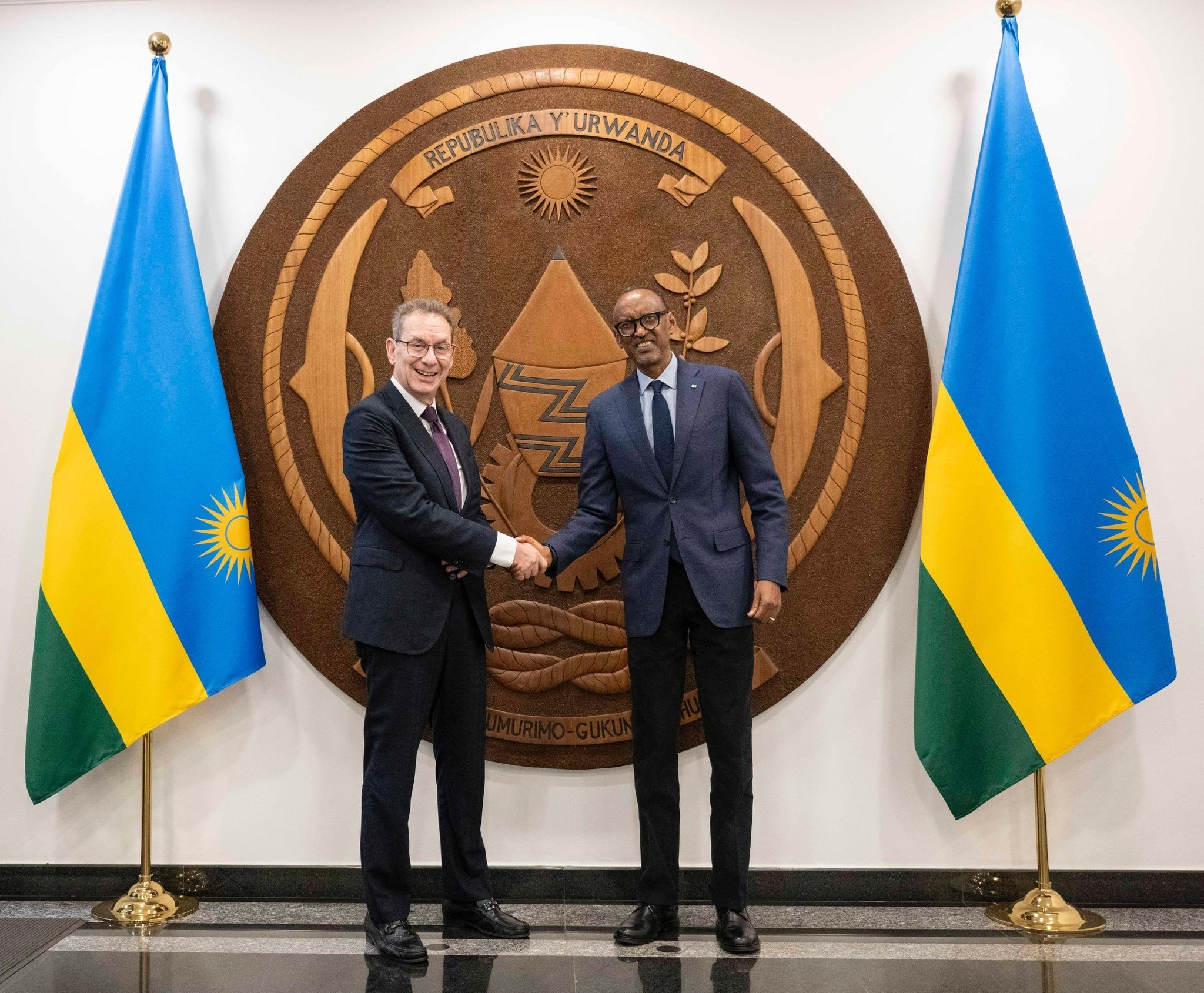 Perezida Kagame yakiriye Albert Bourla 