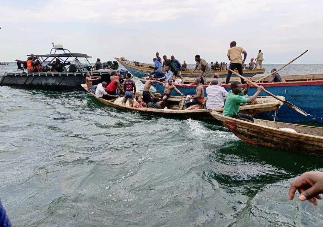 Hakoreshejwe ubutabazi bwose bushoboka mu gutabara abari muri ubwo bwato