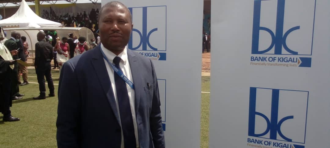 Habanintwari avuga ko guhemba ababaye aba mbere bituma n'ababakurikira bagira umwete wo gukora cyane