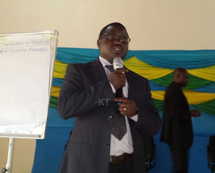 Habitegeko Francois yongeye gutererwa kuyobora Nyaruguru.