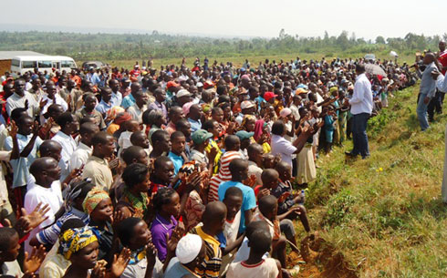 Abaturage baganirijwe na Ministiri w'Intebe.