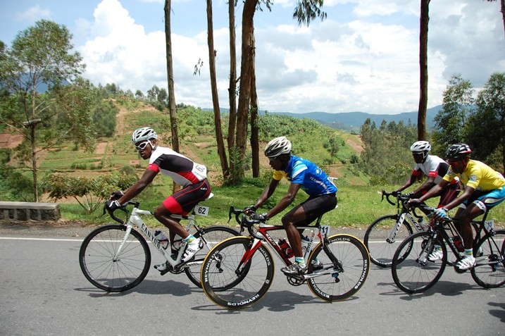 Hadi Janvier (wambaye umupira w'umuhondo) ni we wakoreye bagenzi be kuri uyu munsi.