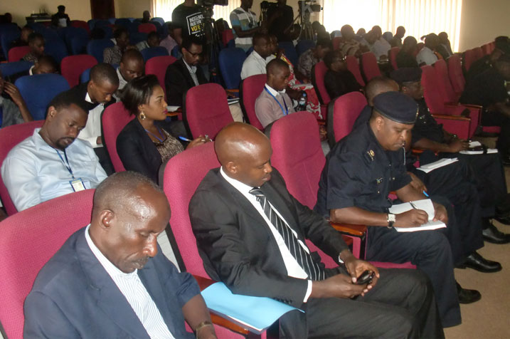 Abanyamakuru bagejejweho ingamba nyinshi Polisi ifite zo gukumira impanuka zo mu muhanda.