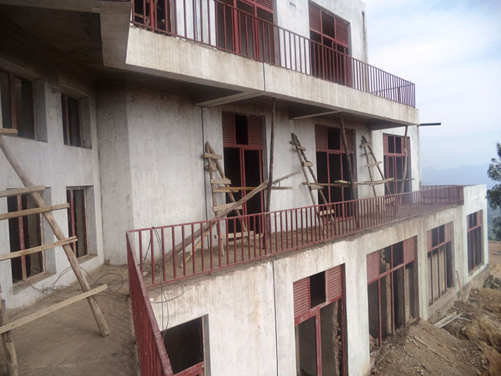 Biteganyijwe ko iyi hoteli izaba yuzuye mu kwezi kwa Gatanu. 