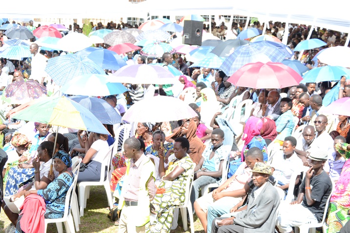 Hari abaturage benshi bitabiriye iki gikorwa cyo kwibuka.