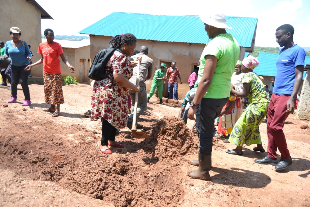 Hari n'inzu itari ihomye imbere bahomye