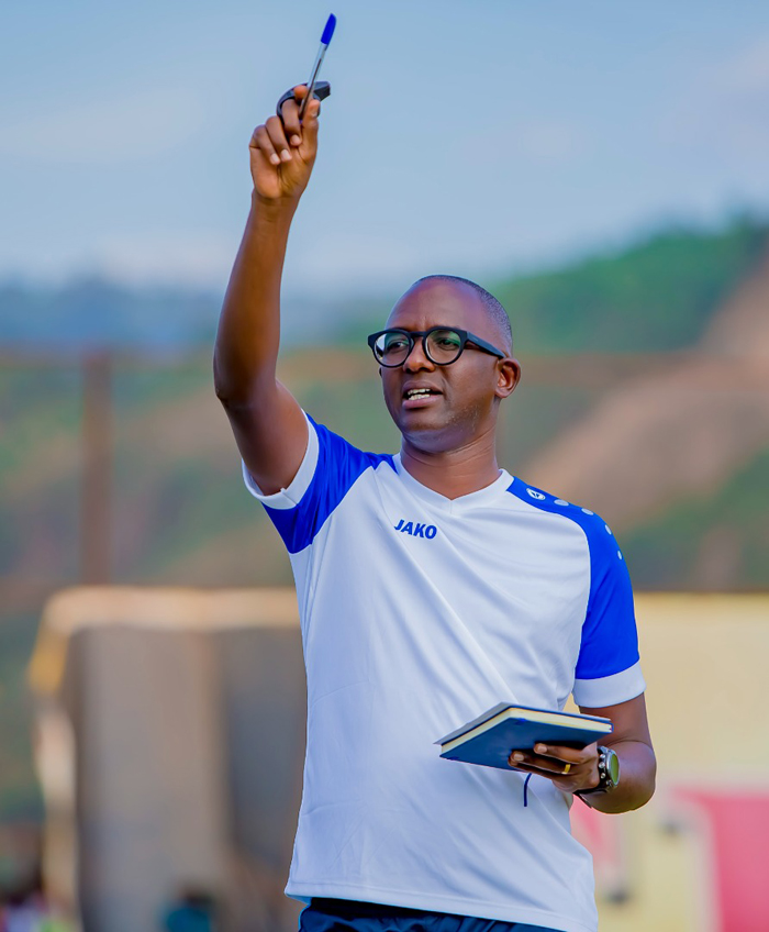 Umutoza mushya wa Rayon Sports Haringingo Francis agiye gusuzuma abakinnyi afite
