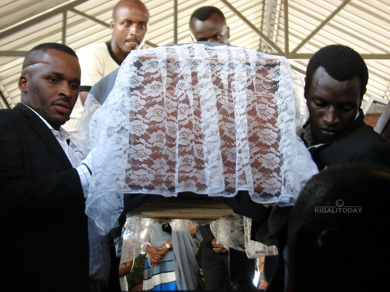 Hashyinguwe imibiri itanu yabonetse hatunganywa amaterasi y'indinganire