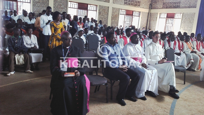 Hari hateraiye imbaga y