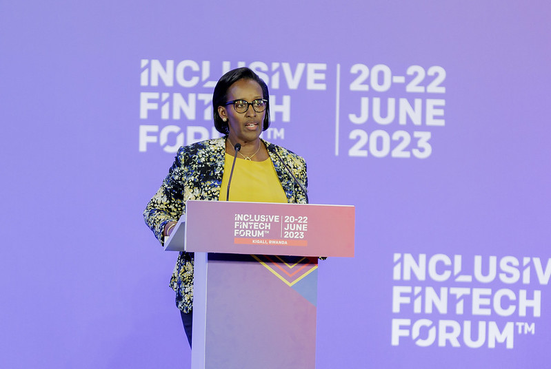 Madamu Jeannette Kagame ageza ijambo ku bitabiriye Fintech