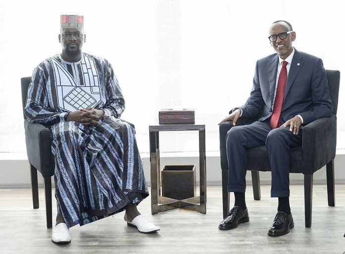 Perezida Kagame yaganiriye wa mugenzi we wa Guinea 