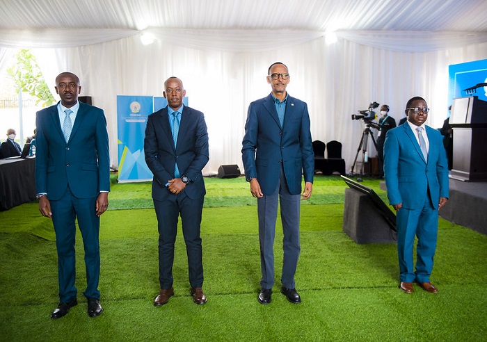 Abayobozi b'uturere dutatu twa mbere na Perezida Kagame