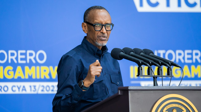 Perezida Kagame yavuze ko ntawe uhejwe muri RDF kubera indeshyo ye
