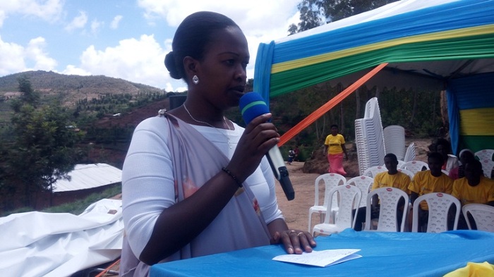 Hélène Uwanyirigira uhagarariye inama y