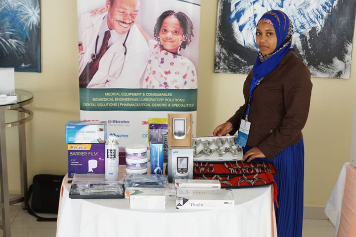 Banerekanye bimwe mu bikoresho bizifashishwa muri ubwo bukangurambaga.